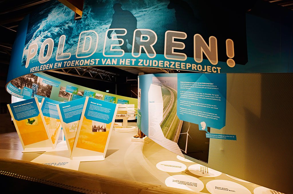 Entreebeeld van de tentoonstelling Polderen! Verleden en toekomst Zuiderzeeproject
