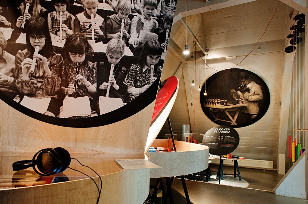 Een vitrine in Muziek en zang op school